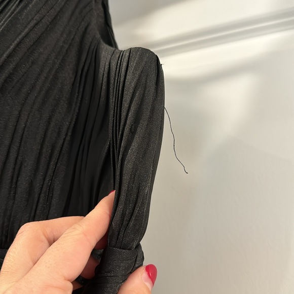 Mac Duggal Ruffle Shoulder V-Neck Chiffon Gown Black Size 14 Formal Dress - Picture 6 of 11